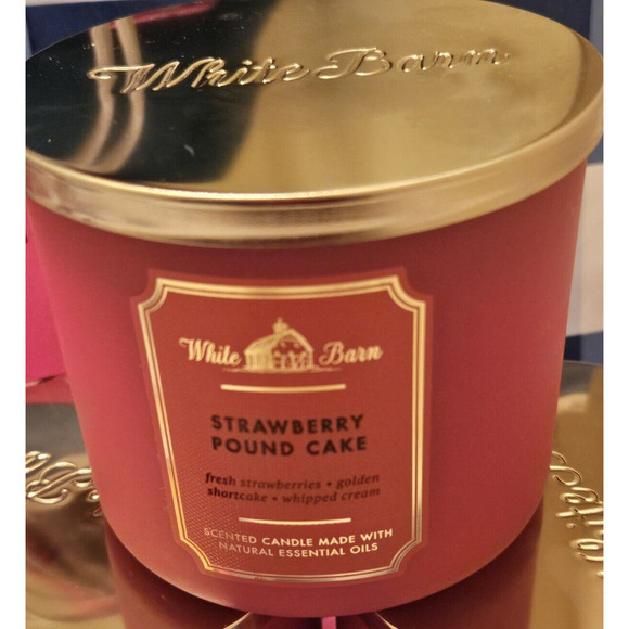 Bath and Body Works Strawberry Pound Cake 3 Wick Scented Candle. - Picture 2 of 4
